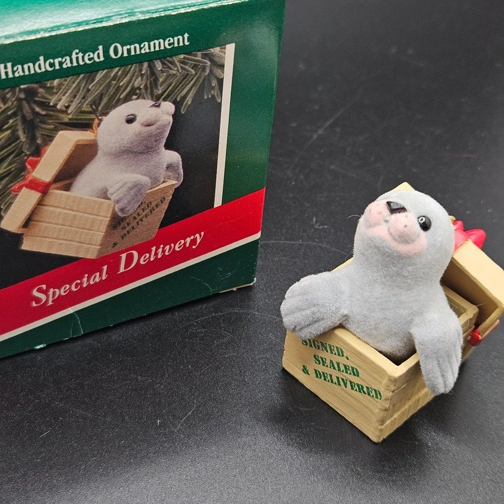 Vintage Hallmark 1989 Special Delivery Seal Keepsake Christmas Ornament